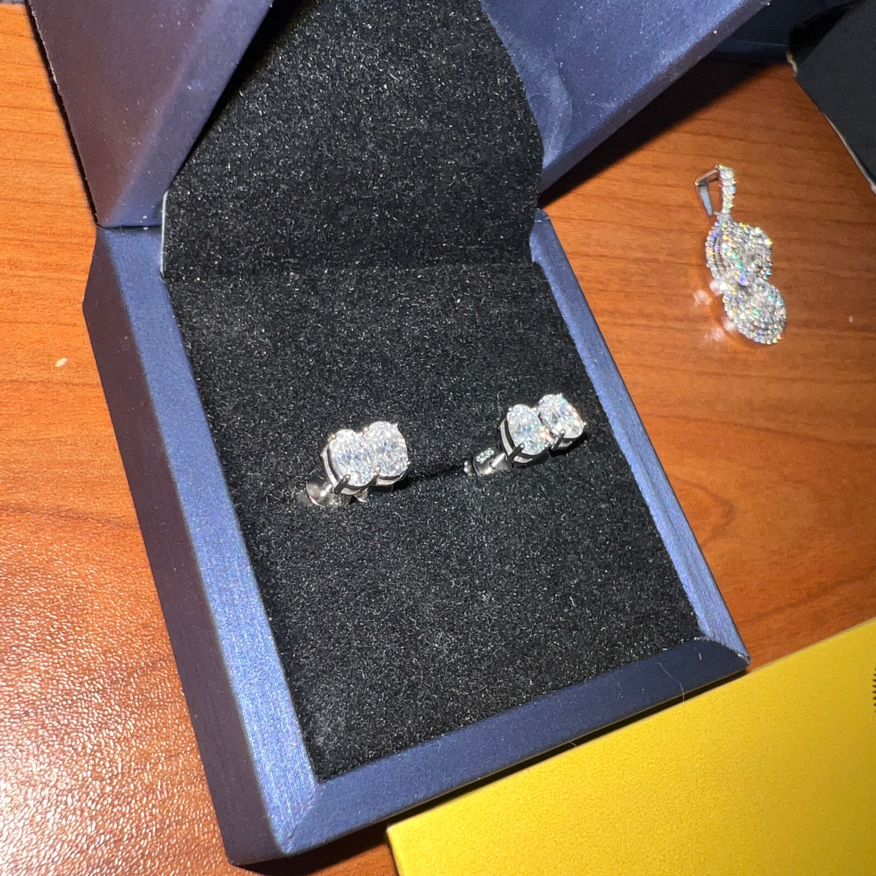 Oval Stud Earrings Moissanite S925