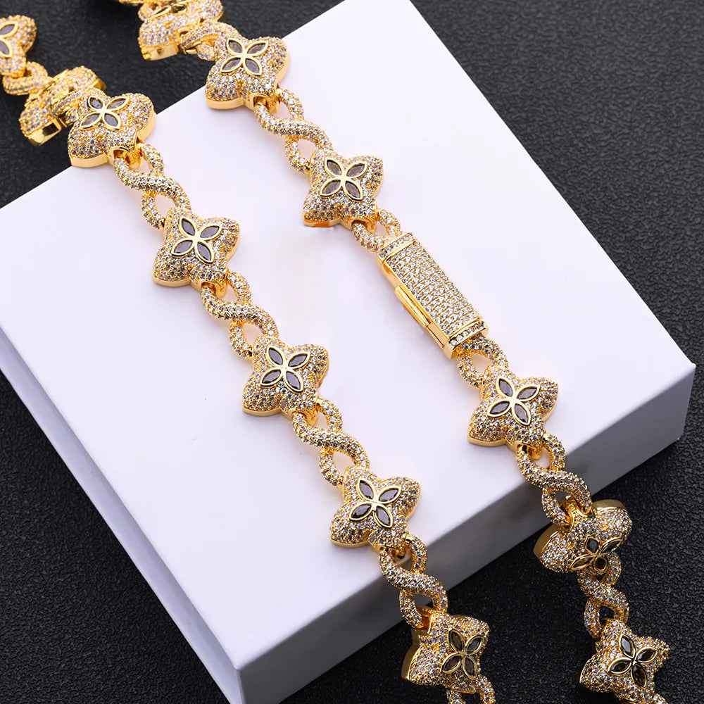 Quatrefoil Chain
