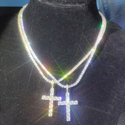 Cross Pendant - JewelsBySeraph